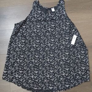 Old Navy Black and white top